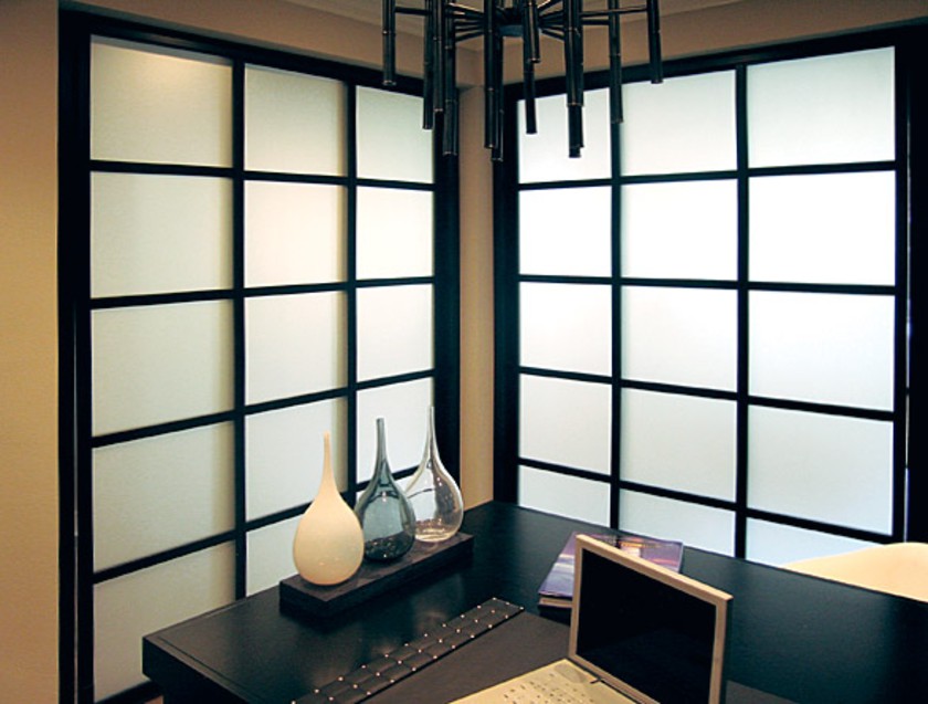 Угловая перегородка в японском стиле с матовым стеклом Армавир