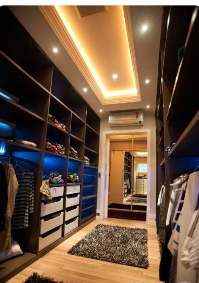 Большая открытая гардеробная комната с комбинированным наполнением Армавир