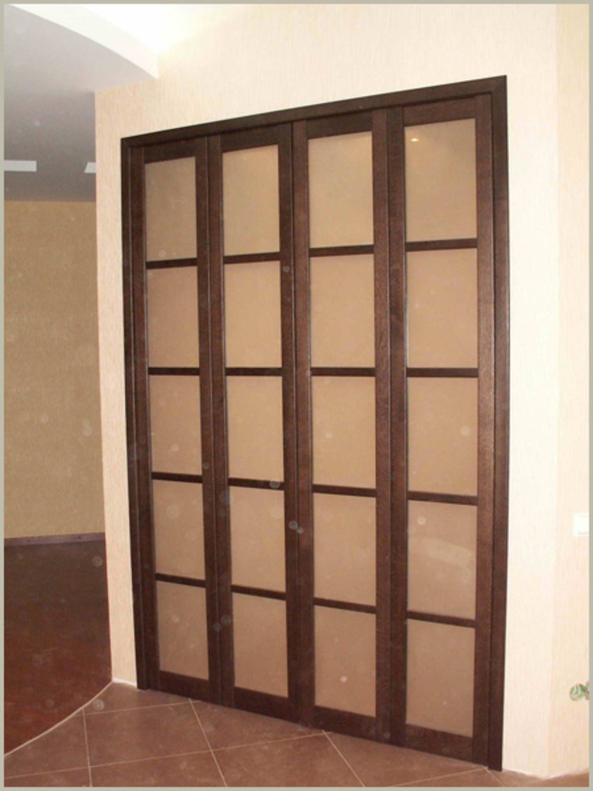 Двери гармошка с матовым стеклом и накладными разделителями Армавир